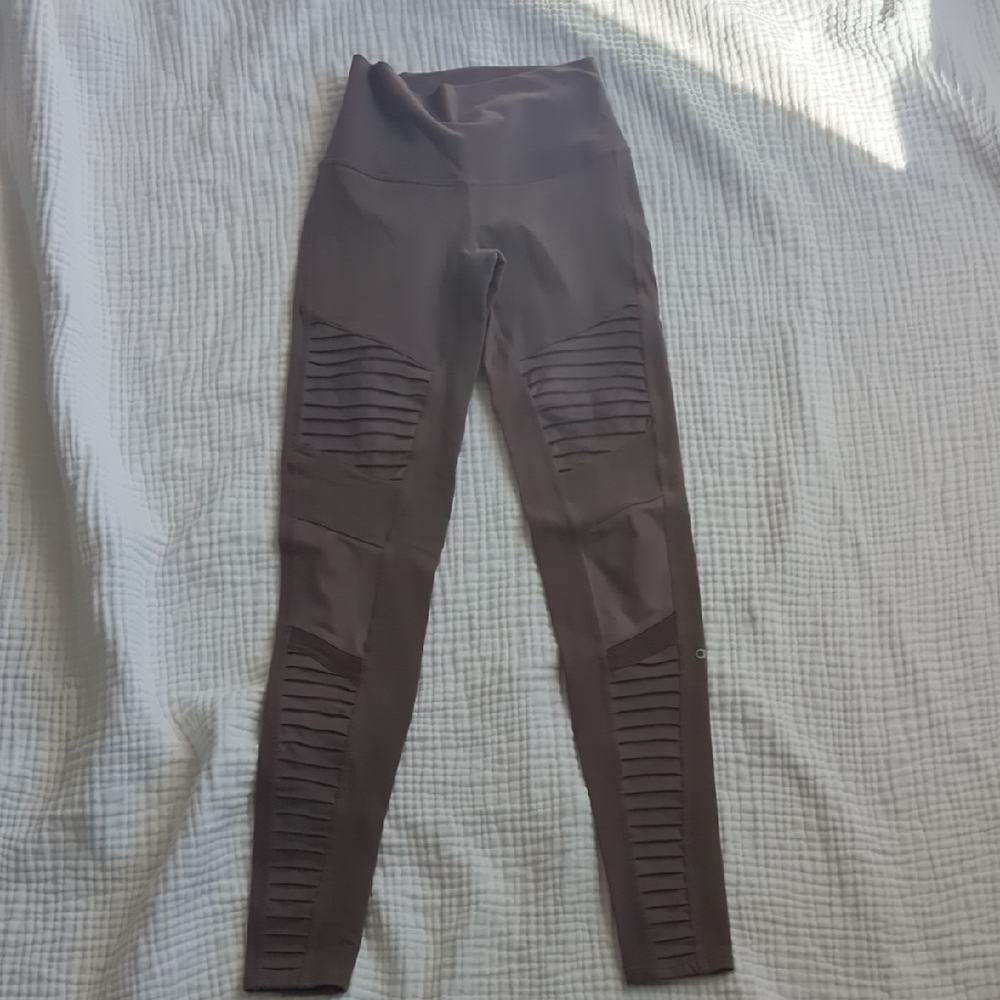 Alo Yoga Hi Waist Moto Leggings, XXS light Mocha